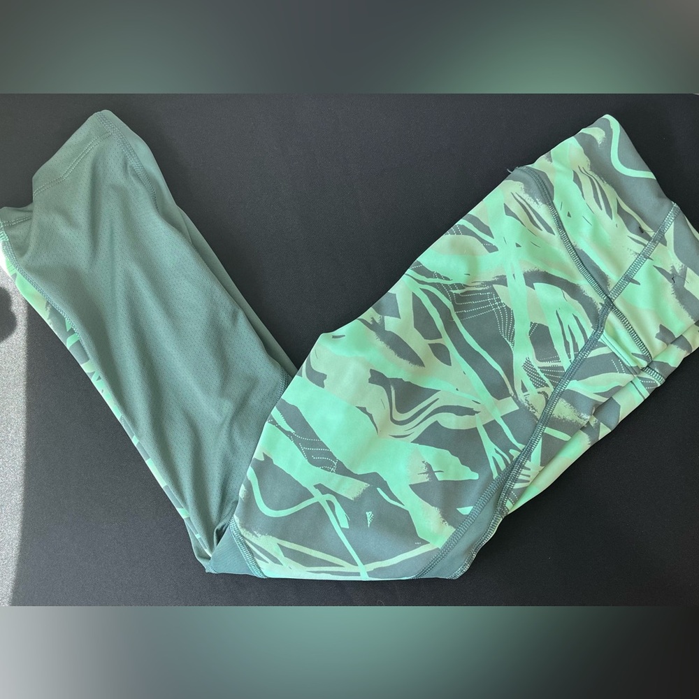 Under Armour HeatGear Compression Leggings M Green Camo Print